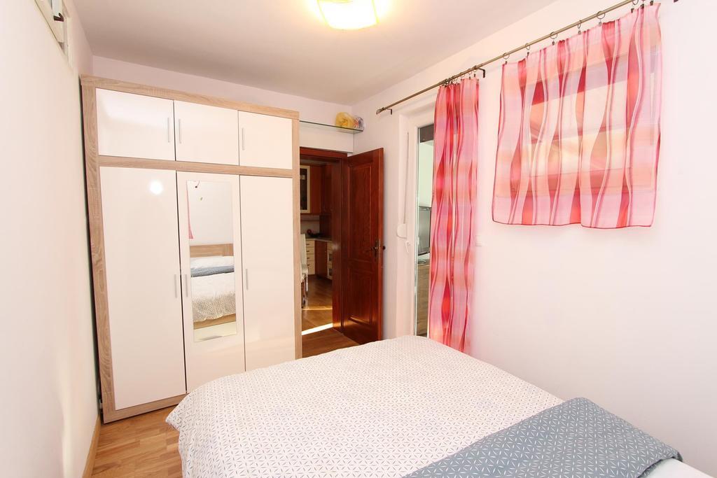 Apartment Ilinovic Ровинь Экстерьер фото