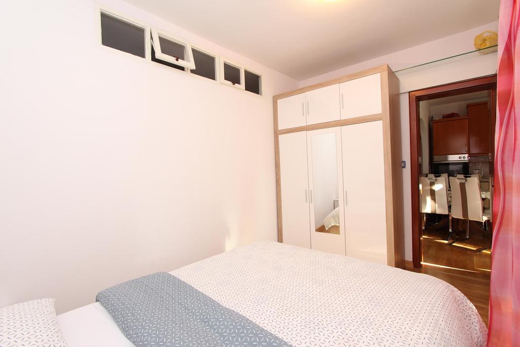 Apartment Ilinovic Ровинь Экстерьер фото