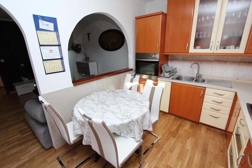 Apartment Ilinovic Ровинь Экстерьер фото